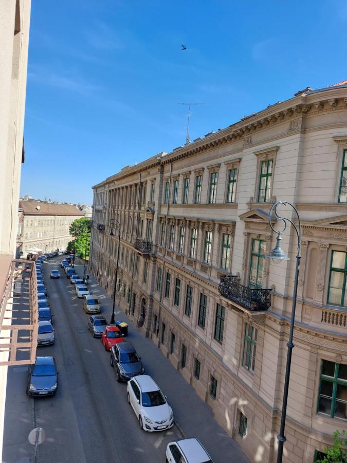Sunny Studio At The Castle Budapest Ngoại thất bức ảnh